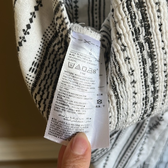 Adorable trendy jumpsuit from Old Navy! - Picture 5 of 5